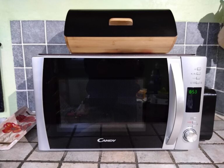 Lire la suite à propos de l’article Pourquoi j&rsquo;ai choisi le Candy CMXG30DS : Mon expérience avec ce micro-ondes grill